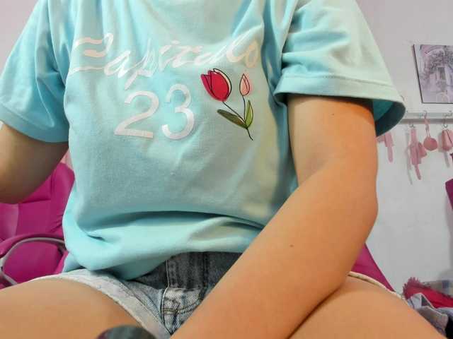 Live sex webcam photo for SOY-KIM #291913477