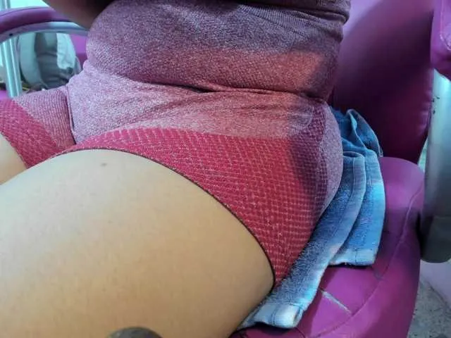 Live sex webcam photo for SOY-KIM #292316039