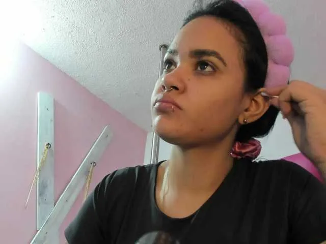 Live sex webcam photo for SOY-KIM #292408336