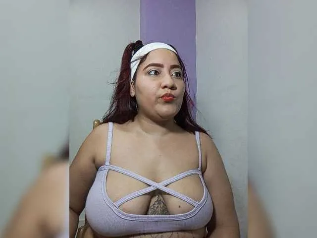 Live sex webcam photo for STARKIARA #278085699