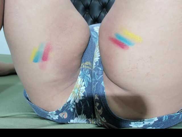 Live sex webcam photo for STARKIARA #278295747