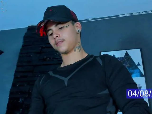 Live sex webcam photo for STEFAN-WONDER #288446211