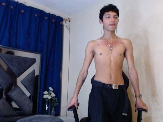 Live sex webcam photo for STEVENNTAYLOR #276846792