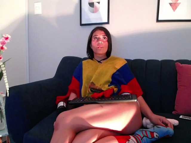 Live sex webcam photo for SUSAN-QUINS #275258414