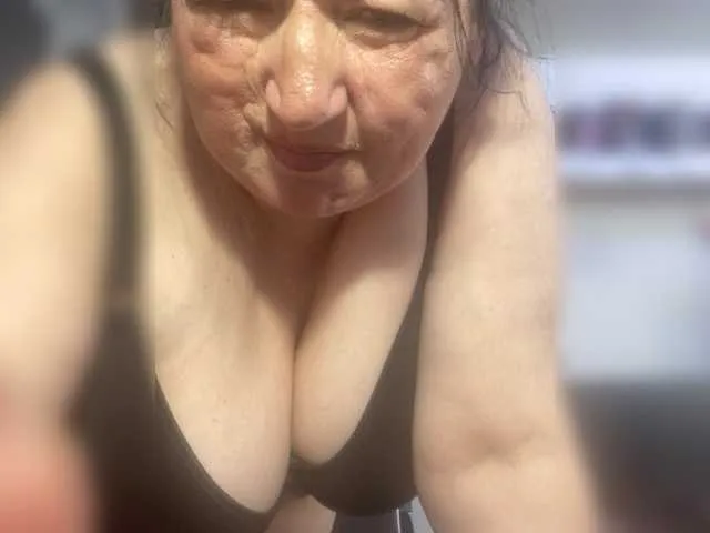 Live sex webcam photo for SVETIKBOMBOCHKA #292232652