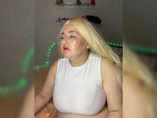Live sex webcam photo for SVETIKBOMBOCHKA #292701549