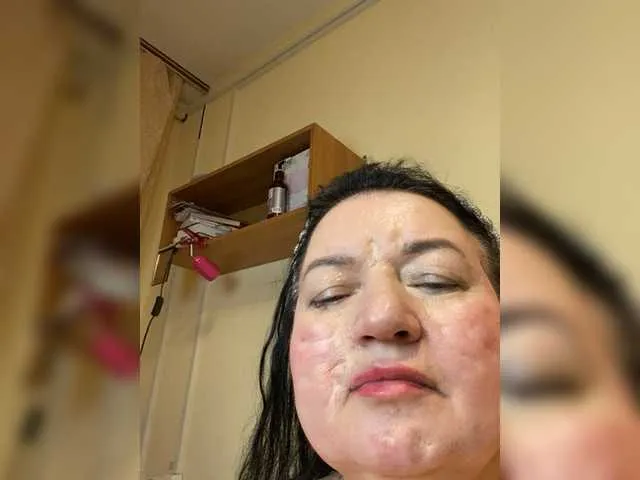 Live sex webcam photo for SVETIKBOMBOCHKA #293028988