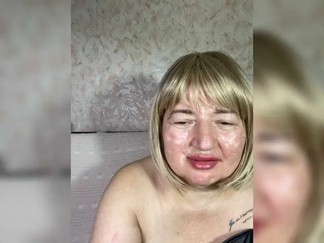 Live sex webcam photo for SVETIKBOMBOCHKA #293780890