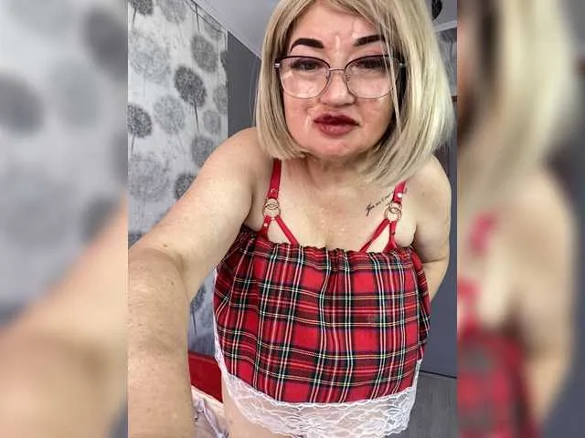 Live sex webcam photo for SVETIKBOMBOCHKA #293908863