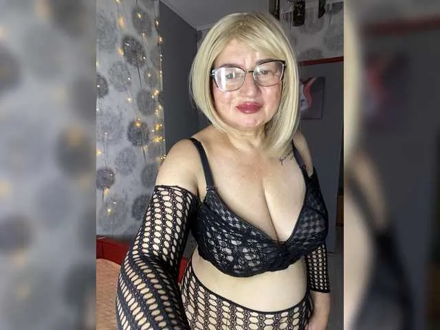 Live sex webcam photo for SVETIKBOMBOCHKA #293964842