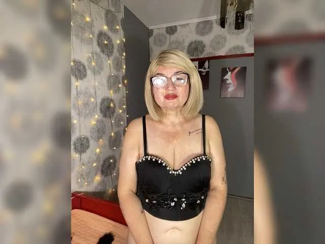 Live sex webcam photo for SVETIKBOMBOCHKA #294041281