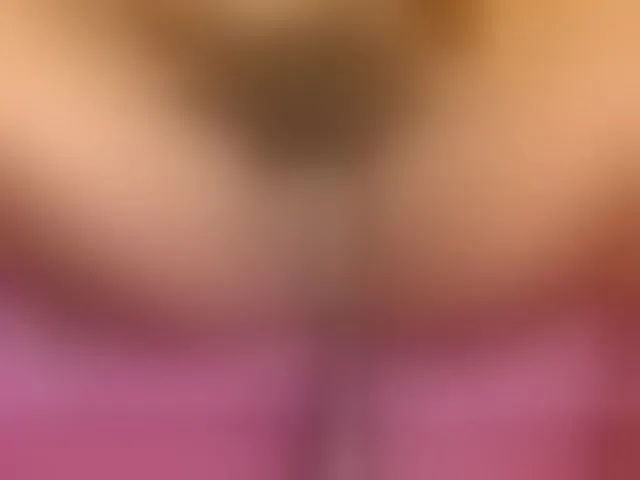 Live sex webcam photo for SWETTBROWN #293665228