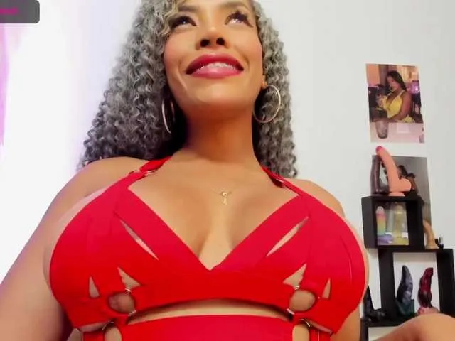 Live sex webcam photo for SaamyTits #272834701