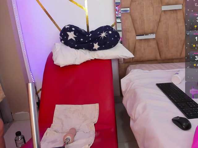 Live sex webcam photo for Sabella- #277672581