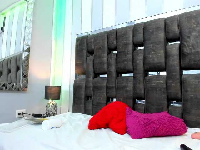 Live sex webcam photo for Sabella- #289428576