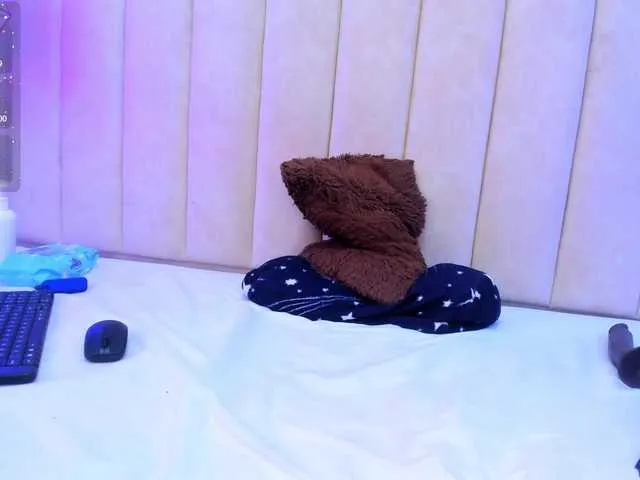 Live sex webcam photo for Sabella- #290618240