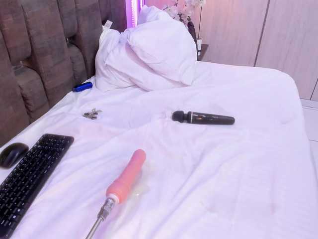 Live sex webcam photo for Sabella- #290885779