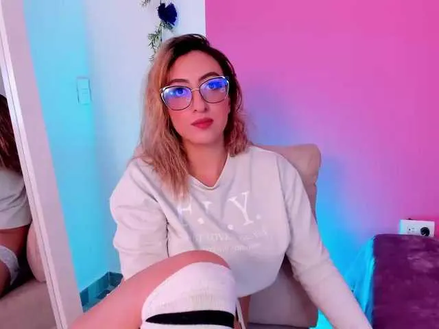 Live sex webcam photo for Sabrina-Montana #277005790