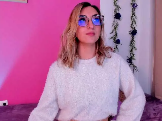 Live sex webcam photo for Sabrina-Montana #277088144