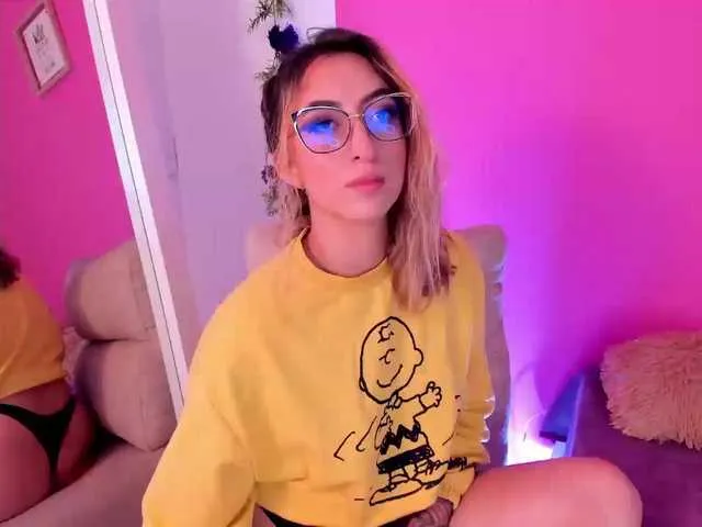 Live sex webcam photo for Sabrina-Montana #277119177