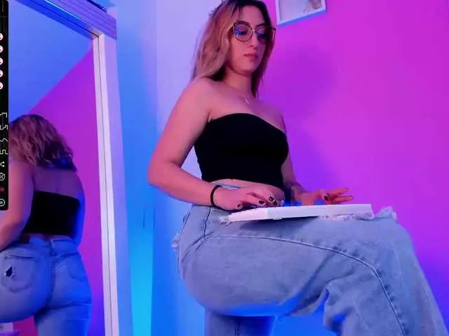 Live sex webcam photo for Sabrina-Montana #277140622
