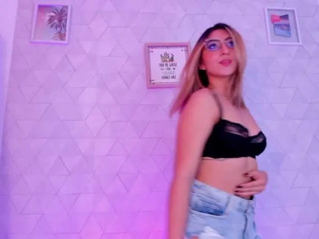 Live sex webcam photo for Sabrina-Montana #277329284