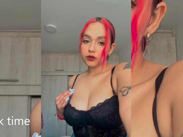 Live sex webcam photo for SabrinaAdams0 #277183002