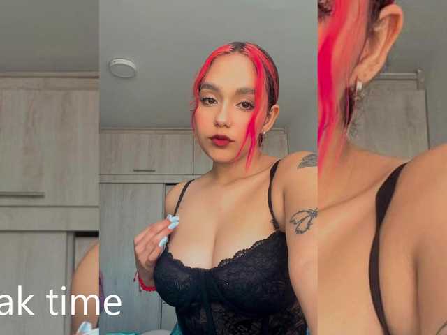 Live sex webcam photo for SabrinaAdams0 #281550442