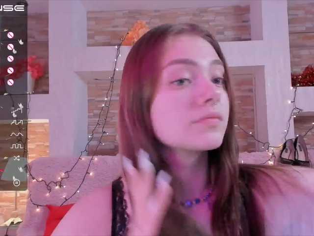 Live sex webcam photo for SabrinaAyrre #273101088