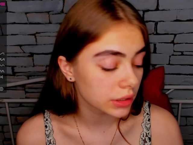 Live sex webcam photo for SabrinaAyrre #273284729