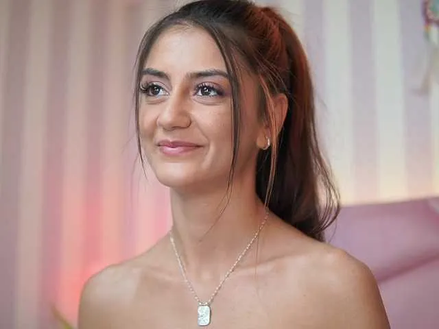 Live sex webcam photo for SabrinaHope #290380372