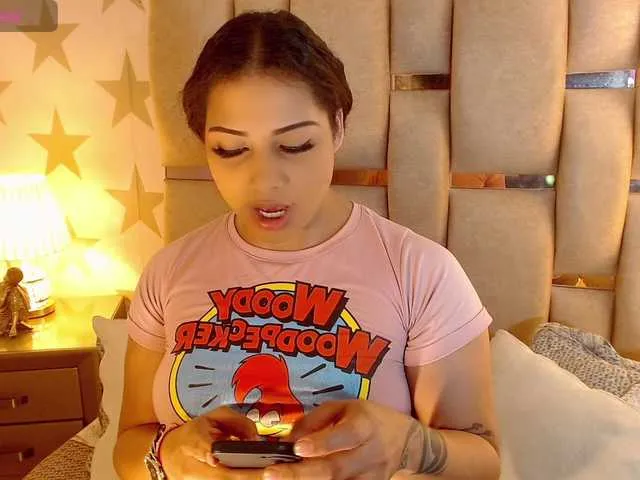 Live sex webcam photo for SabrinaSlutty #291832261