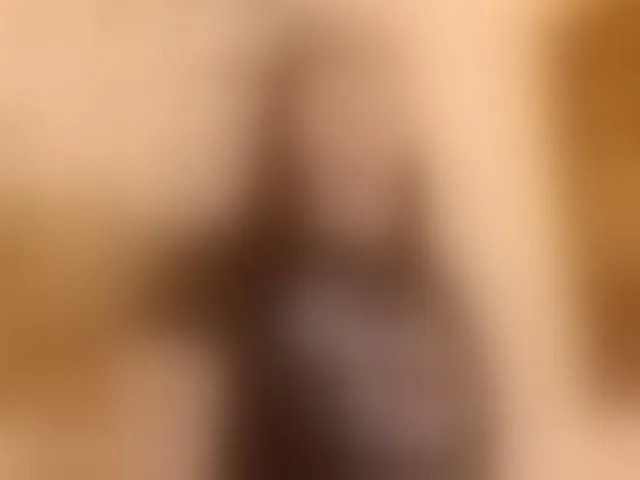 Live sex webcam photo for SabrinaSlutty #292605748