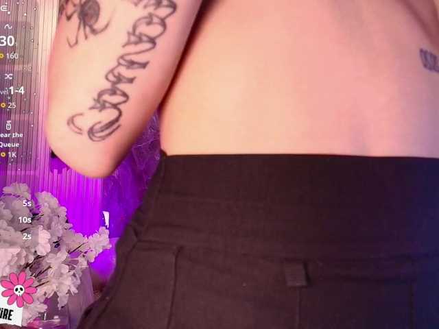 Live sex webcam photo for Sabrinaa1 #292412580