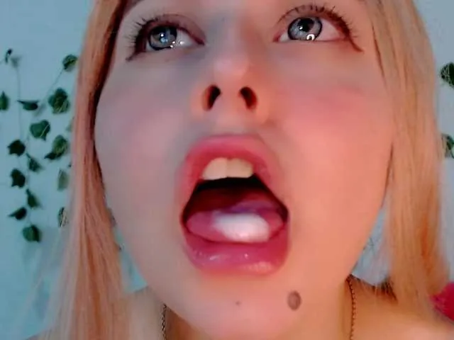 Live sex webcam photo for Sabrinaolsons #291884078