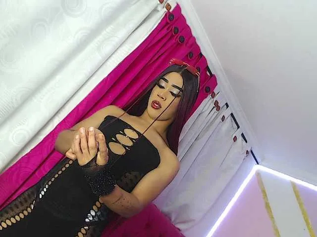 Live sex webcam photo for SachaPink #289753362