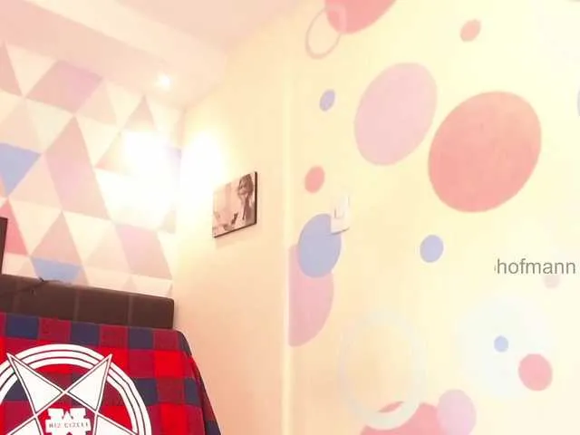 Live sex webcam photo for SaekoHofmann #273759067