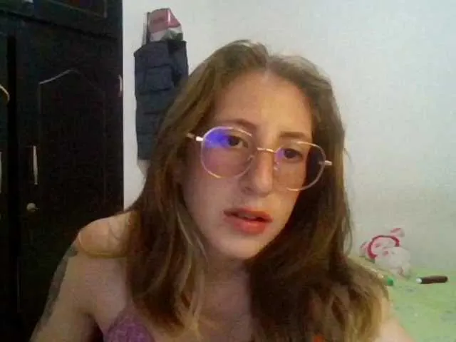 Live sex webcam photo for Safira55 #272873312