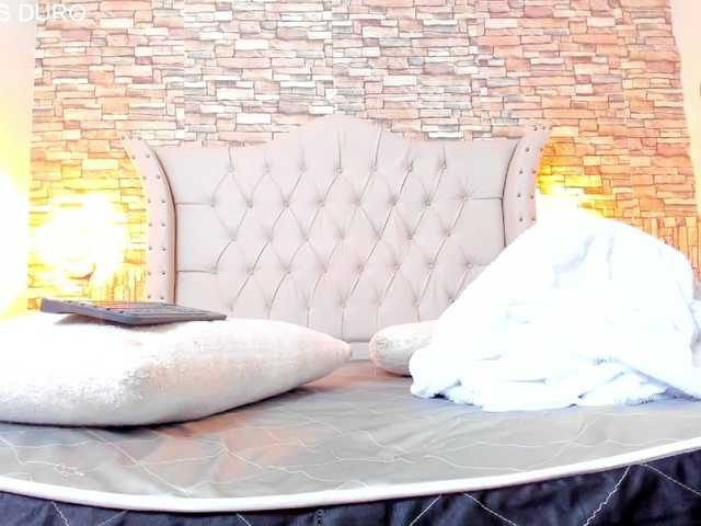 Live sex webcam photo for Safiro-Hot-1 #275573422