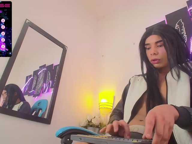 Live sex webcam photo for Safiro-Hot-1 #275707672