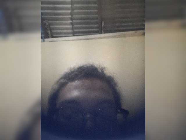 Live sex webcam photo for SafyraT5 #278104382