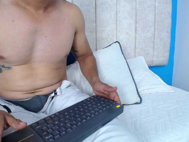 Live sex webcam photo for Sagitariio- #275951478