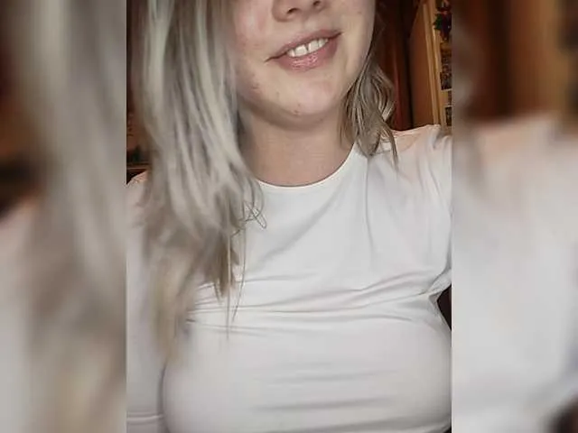 Live sex webcam photo for Saharok-20 #273438830