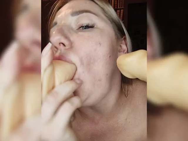 Live sex webcam photo for Saharok-20 #274425049