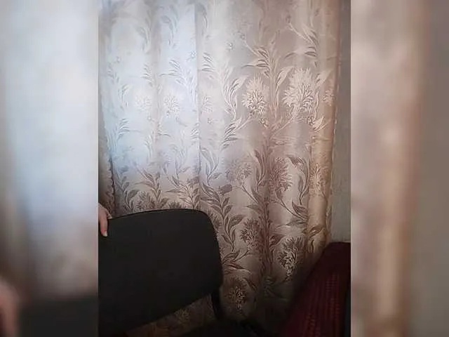 Live sex webcam photo for Saharok-20 #277937970