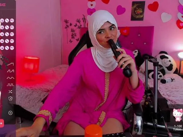 Live sex webcam photo for SahiraAli #276270634
