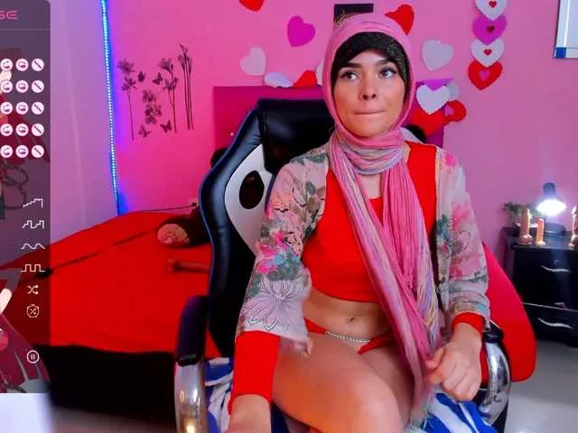 Live sex webcam photo for SahiraAli #276311401