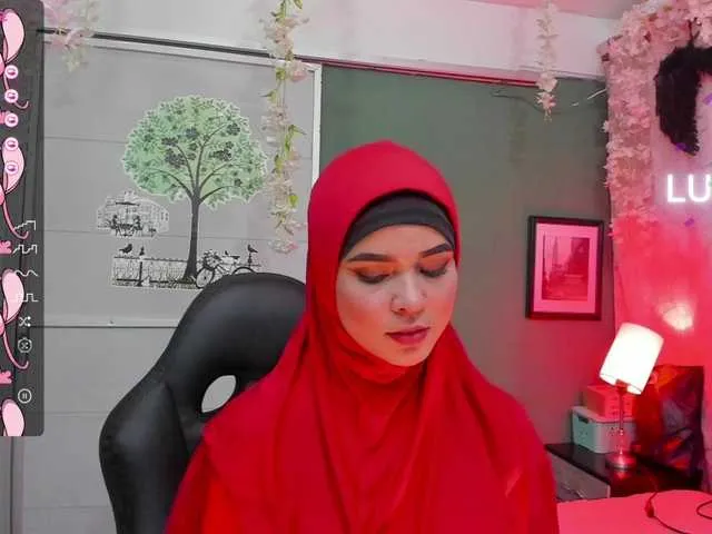Live sex webcam photo for SahiraAli #276699385