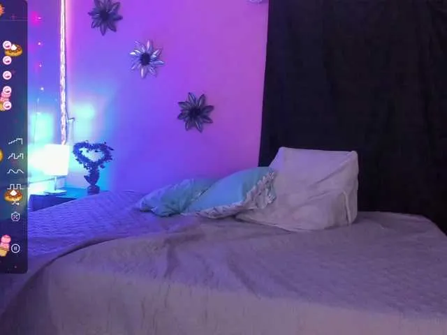 Live sex webcam photo for SahiraAli #277639391