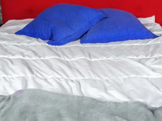 Live sex webcam photo for SahoriKamari #275518121